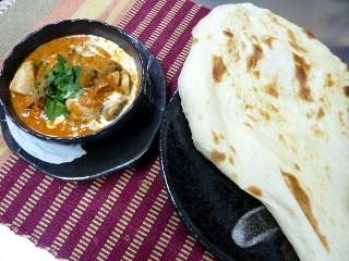 マッシュルームとチキンのカレー・ナン