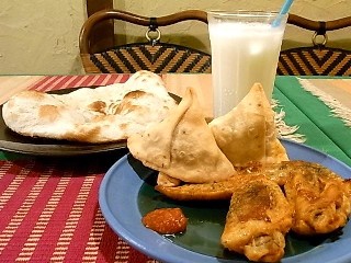 サモサ・パンクマサラ・ラッシー