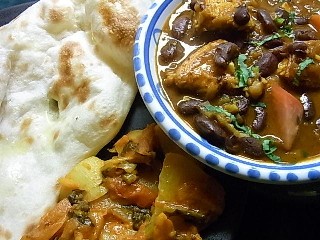 豆とチキンのカレー・カブのドライカレー