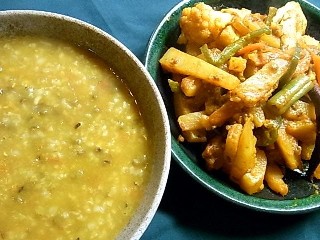 チキンジャルフレジ・キチュリ