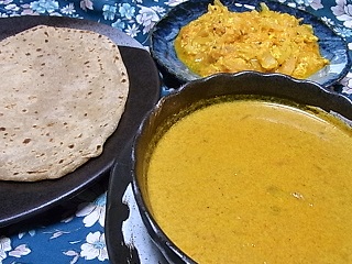 チキンカレー・キャベツとチーズのカレー